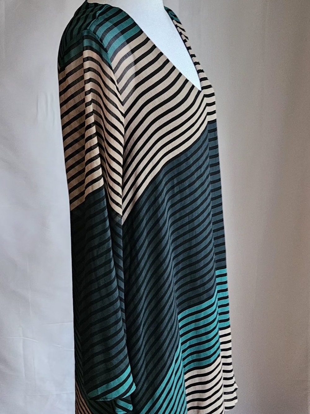 ECI New York Shift Dress Size 8 Striped V-Neck Bell Sleeve Sheer Overlay Teal - Picture 4 of 15